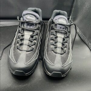 Nike Black Athletic Shoes with Durable Design